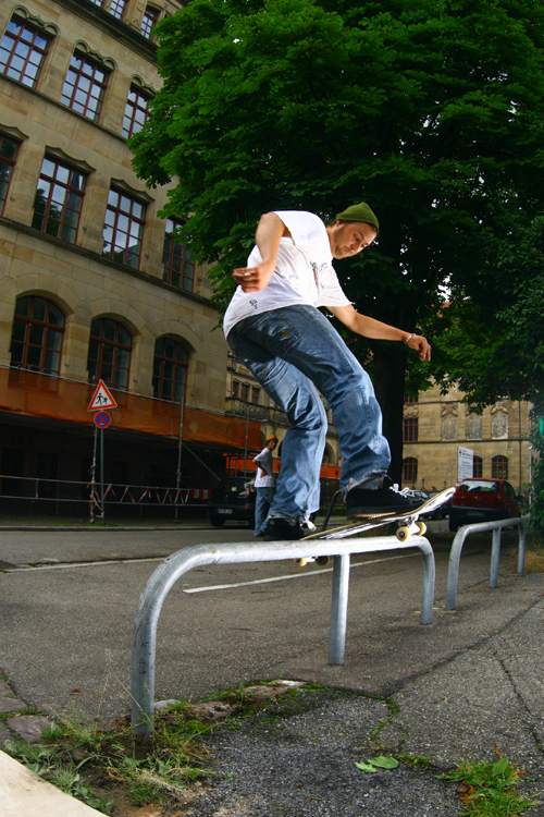 Chrisfrontboardy.JPG Chrisfrontboardy.JPG