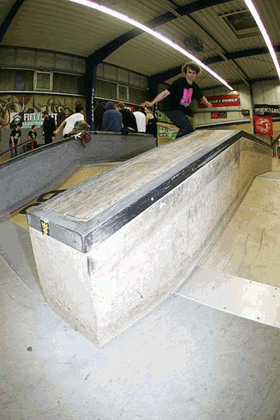 benny_noseblunt.gif