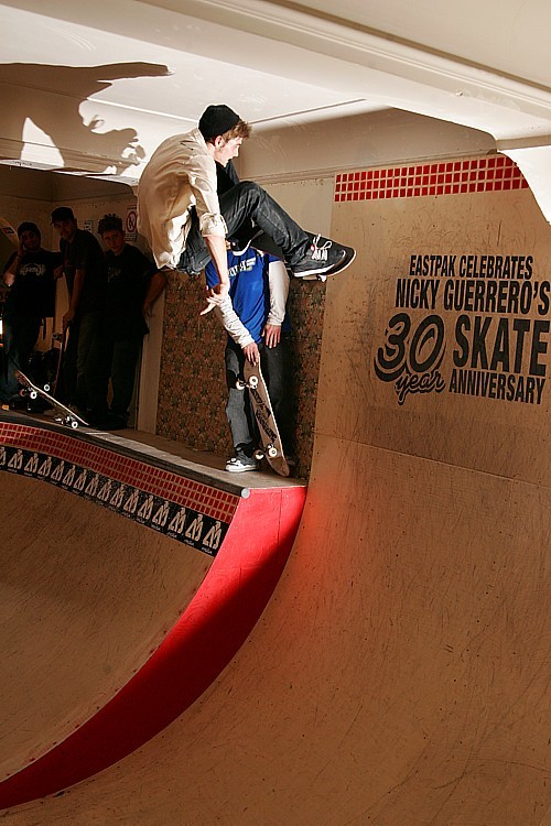 Guillaume_Mocquin_FS_Ollie_to_Wallride_LQ Guillaume_Mocquin_FS_Ollie_to_Wallride_LQ