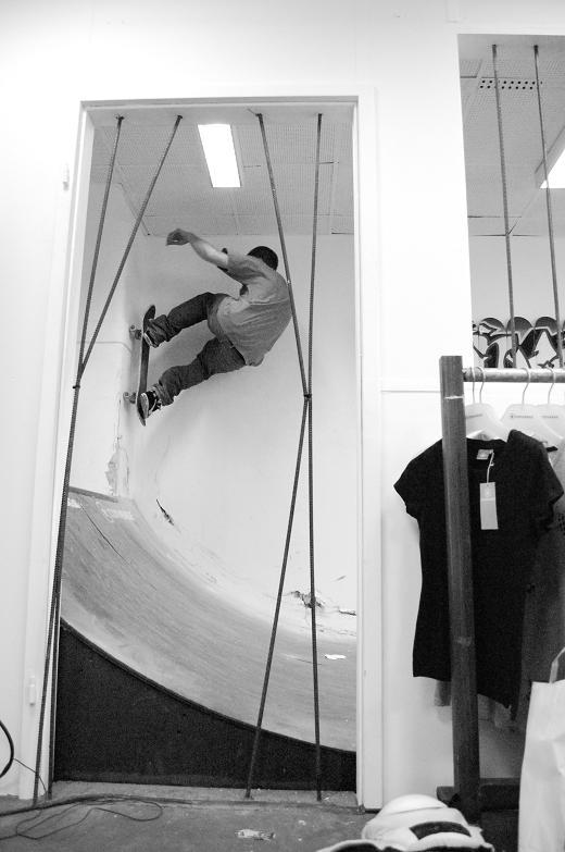 jules_wallridefakie.jpg jules_wallridefakie.jpg