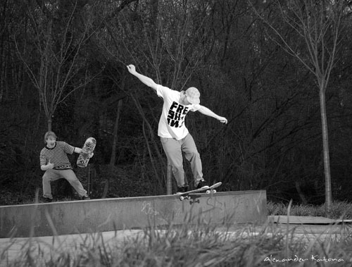 andi-bs_tailslide_flip_off-herten-s-w_kopie.jpg andi-bs_tailslide_flip_off-herten-s-w_kopie.jpg