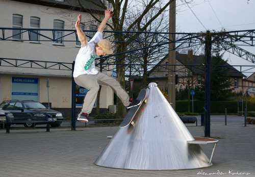 andi-dogpiss_wallride_kopie.jpg andi-dogpiss_wallride_kopie.jpg