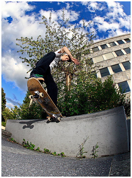 thor_tailslide_550.jpg