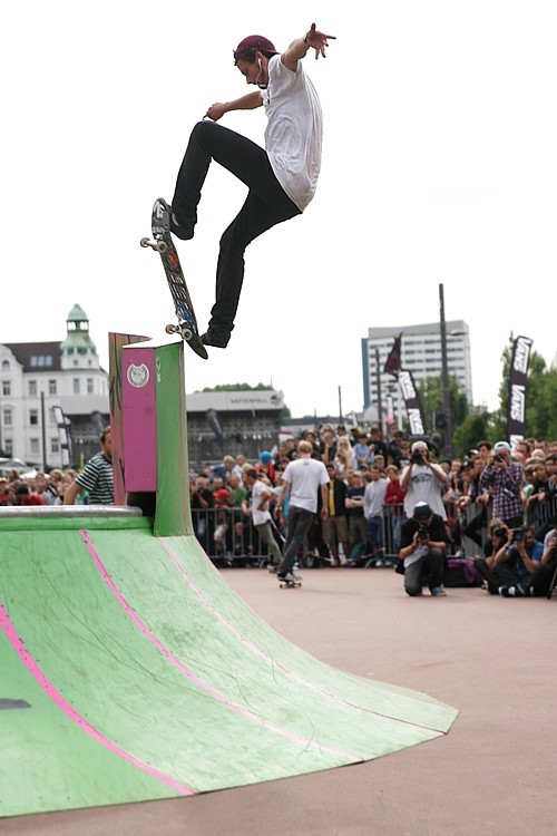 Julien_Bechet_FS_Blunt_LQ.jpg