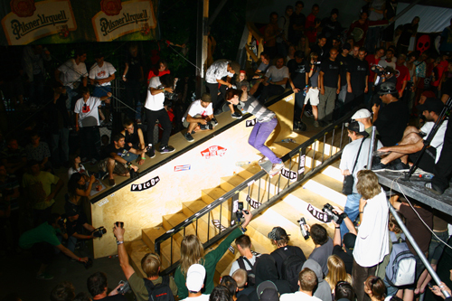EvelinFlashlightBoardslide.jpg EvelinFlashlightBoardslide.jpg