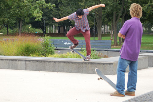 b_s_nosegrind.jpg b_s_nosegrind.jpg