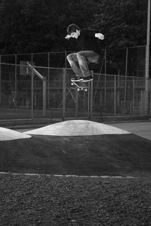 SaschKickflipBW.JPG SaschKickflipBW.JPG