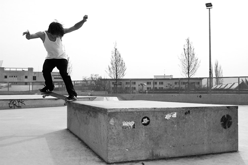 Fabi Gehring_bs 180 fakie nosegrinde_Pragfriedhof_LQ_500.jpg Fabi Gehring_bs 180 fakie nosegrinde_Pragfriedhof_LQ_500.jpg