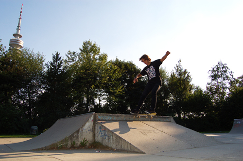 tailslide.jpg tailslide.jpg