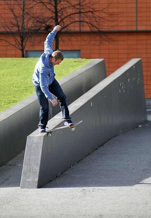 Jan_Kliewer_Wallie_BS_Tailslide_LQ