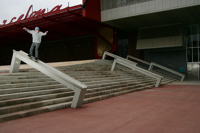 Sebi_Hartung_Ledge_Drop_Barca_LQ