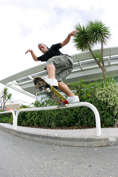 julius_lehmann_fs_bluntslide_bayonne_lq julius_lehmann_fs_bluntslide_bayonne_lq
