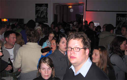 1Crowd_03_500.jpg 1Crowd_03_500.jpg