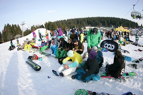 crowd_lq.jpg crowd_lq.jpg