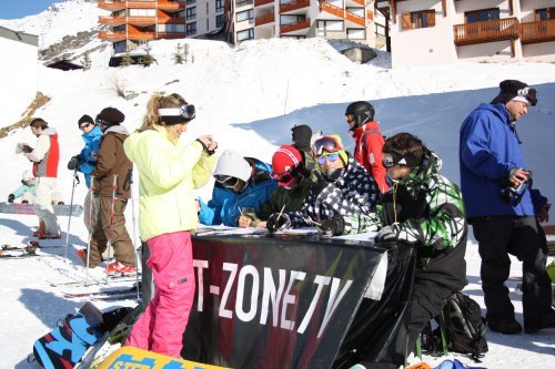 Pia und ihre Jungs von Hotzone judgen.jpg Pia und ihre Jungs von Hotzone judgen.jpg