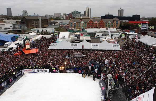 london_crowd2.jpg london_crowd2.jpg
