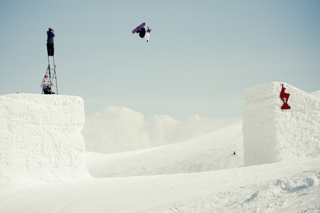 teo_swbs5_flo_filming_in_kitzbuehel_s.jpg