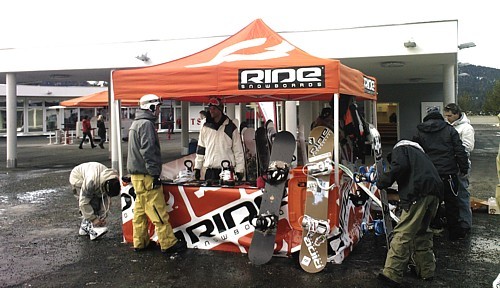 der_ride_stand_morgens_um_neun_noch_sprlich_besucht