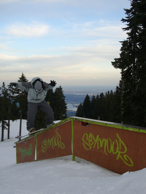 alexs bs boardslide to fakie vor der skiline von vancouver