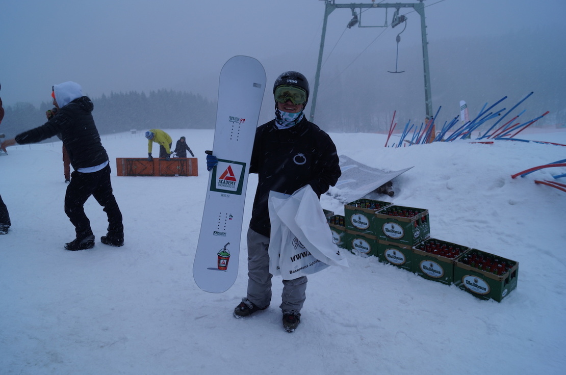 Felix Nütten - Best Trick Overall - hier als Skifahrer mit Snowboard